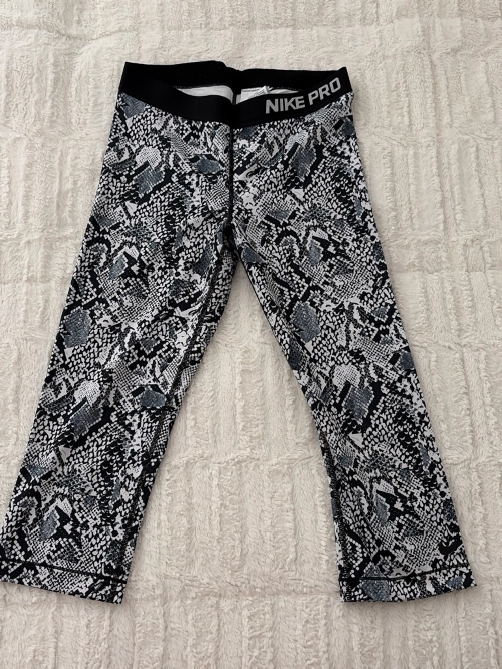 Nike Pro Women’s Black & White Snake Print Athletic Capris